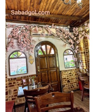 درخت شکوفه مصنوعی برای کافه